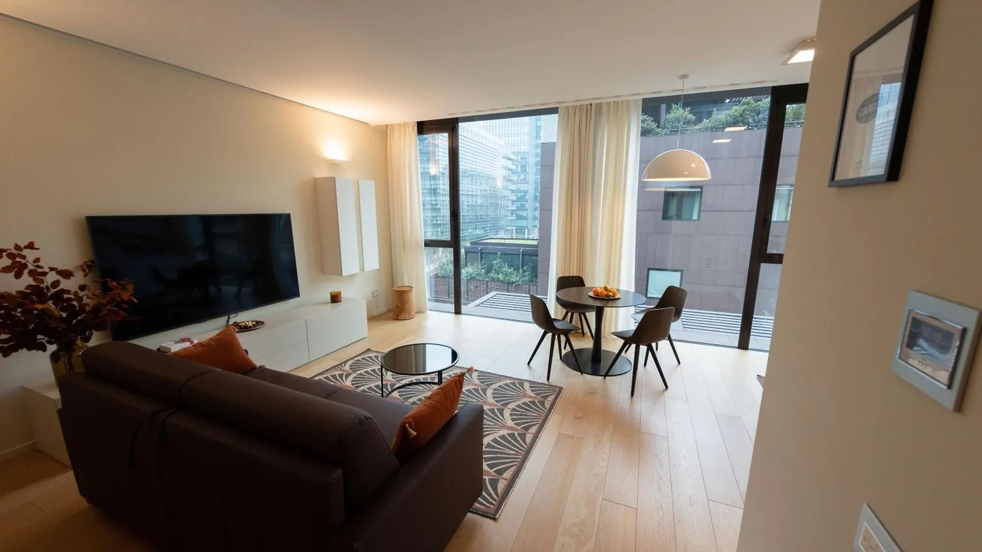 Vollihome Milano Italien
